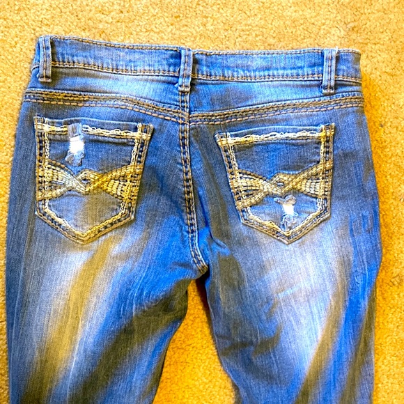 Women's Mudd Distressed Jeans - Sz 5 - Picture 6 of 7